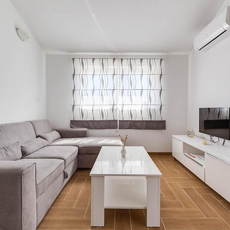 Apartmani Pocrnic Pakoštane Dış mekan fotoğraf