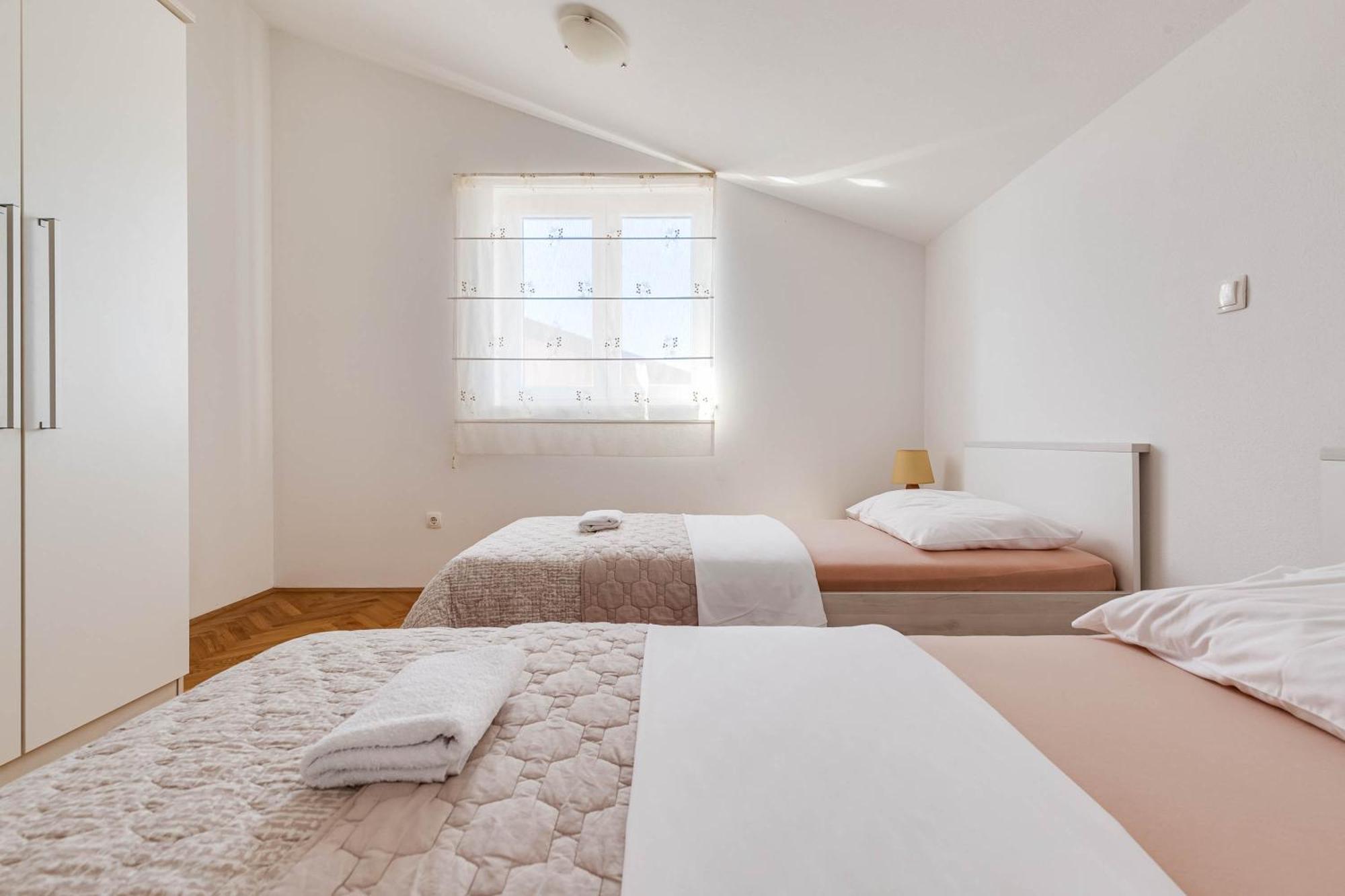 Apartmani Pocrnic Pakoštane Dış mekan fotoğraf