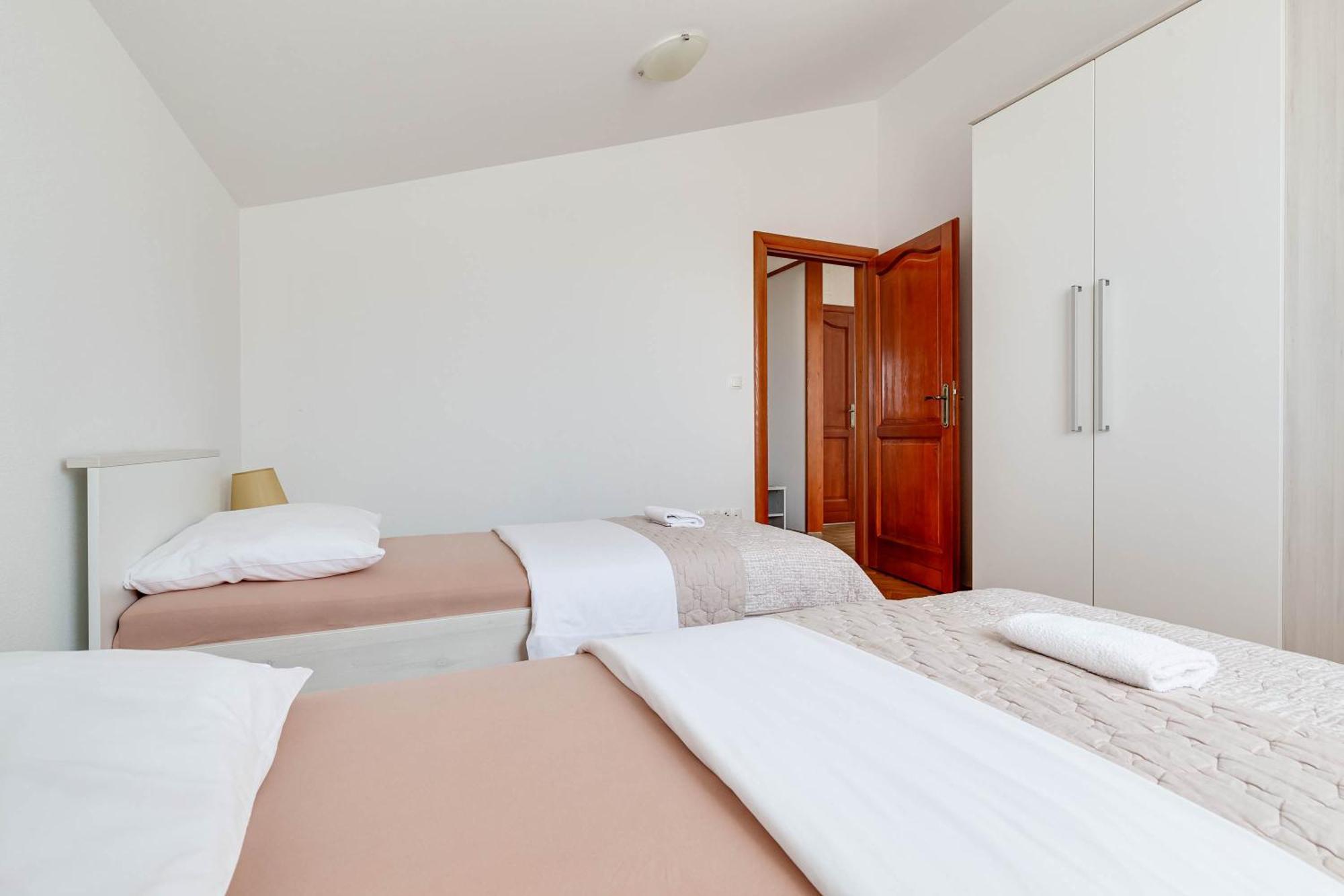 Apartmani Pocrnic Pakoštane Dış mekan fotoğraf