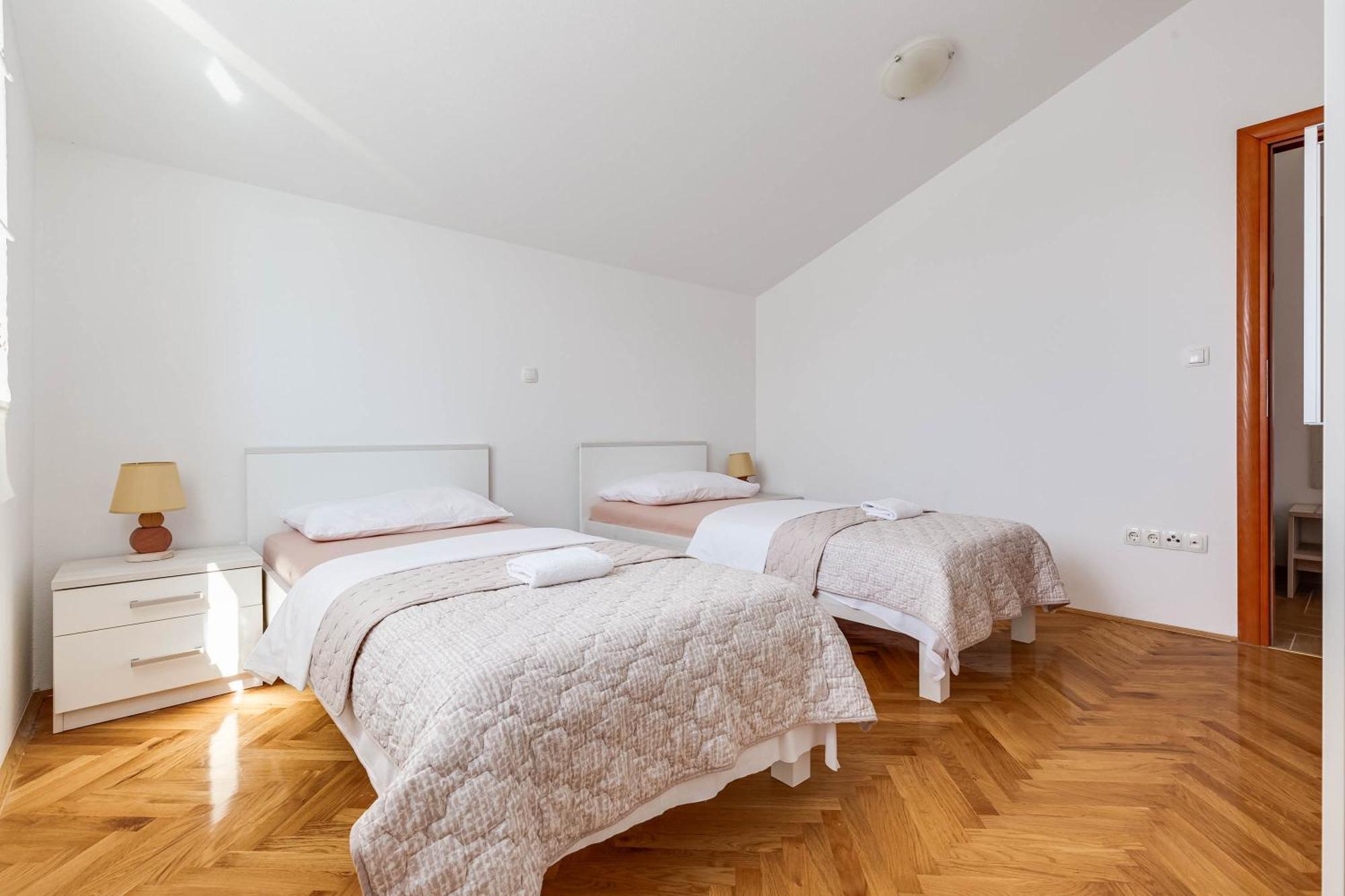 Apartmani Pocrnic Pakoštane Dış mekan fotoğraf